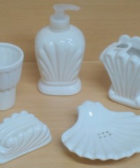 Set de accesorio de cerámica blanca